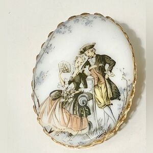 Courting Cameo brooch. Courting scene brooch vintage milk glass